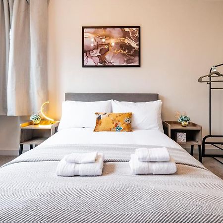 Lovely 4 Bedroom Flat In Wandsworth- 런던 외부 사진