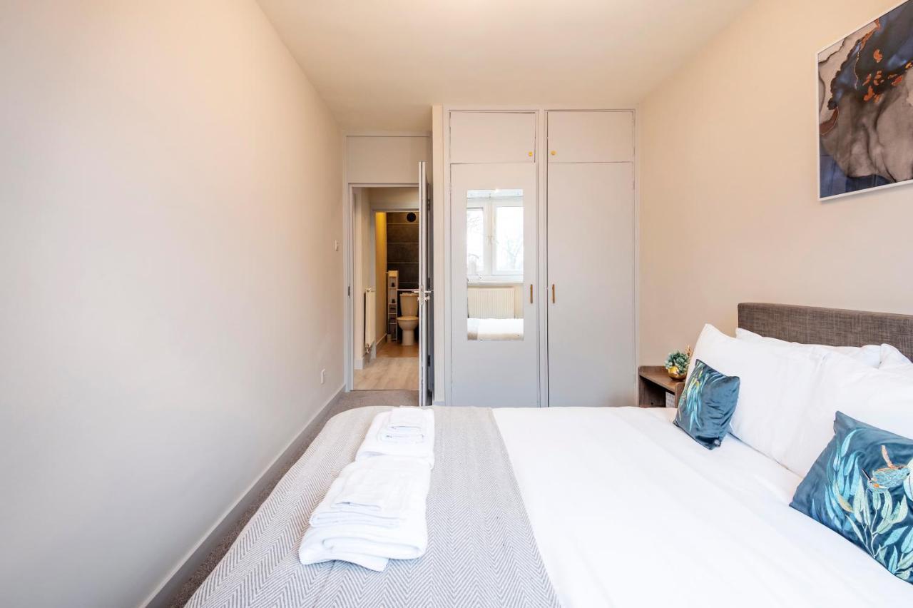 Lovely 4 Bedroom Flat In Wandsworth- 런던 외부 사진