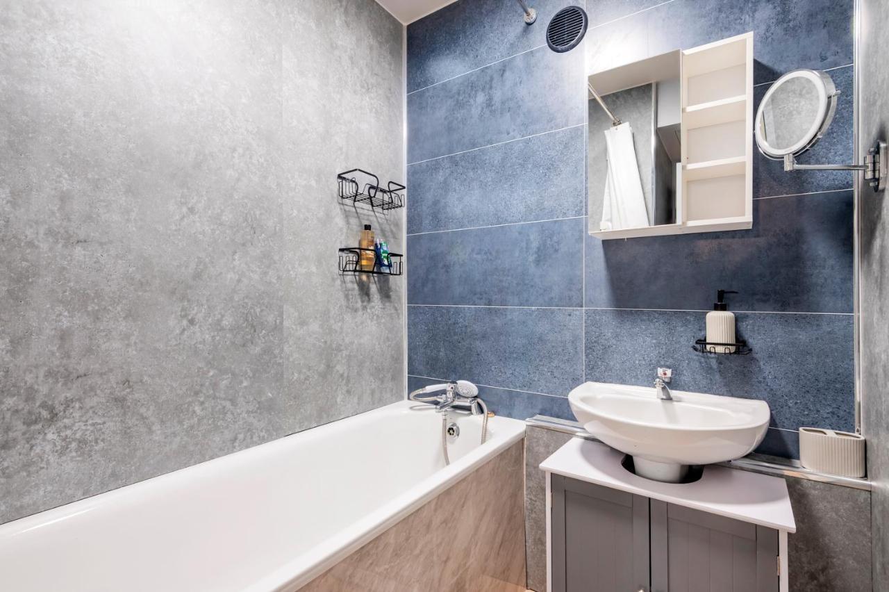 Lovely 4 Bedroom Flat In Wandsworth- 런던 외부 사진