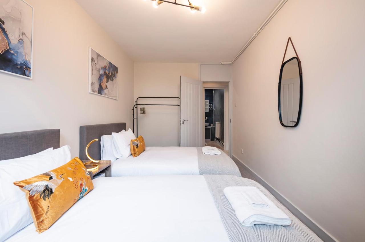 Lovely 4 Bedroom Flat In Wandsworth- 런던 외부 사진